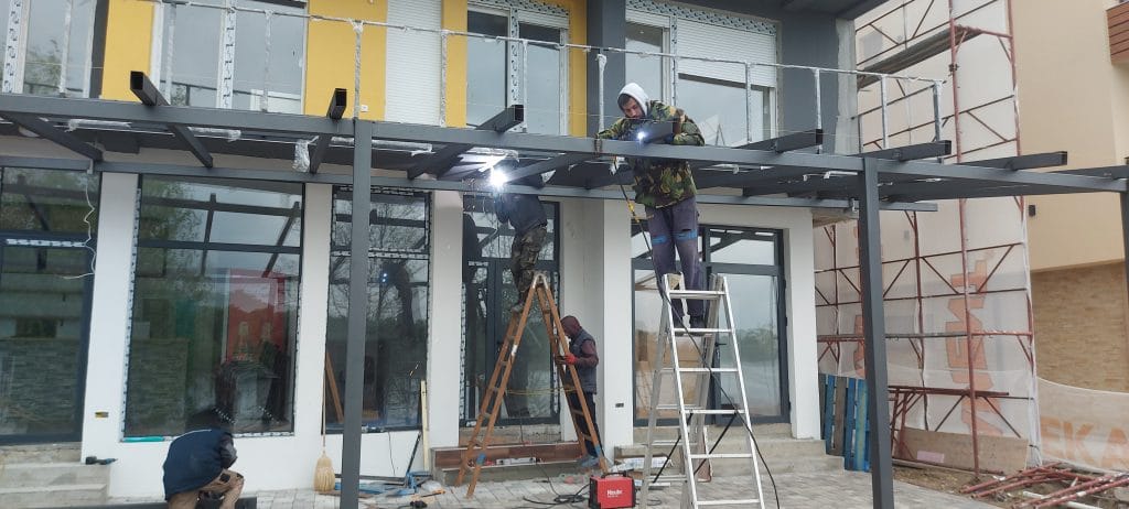 izrada specijalne aluminijumske konstrukcije – Univerzal Mrčkovac.